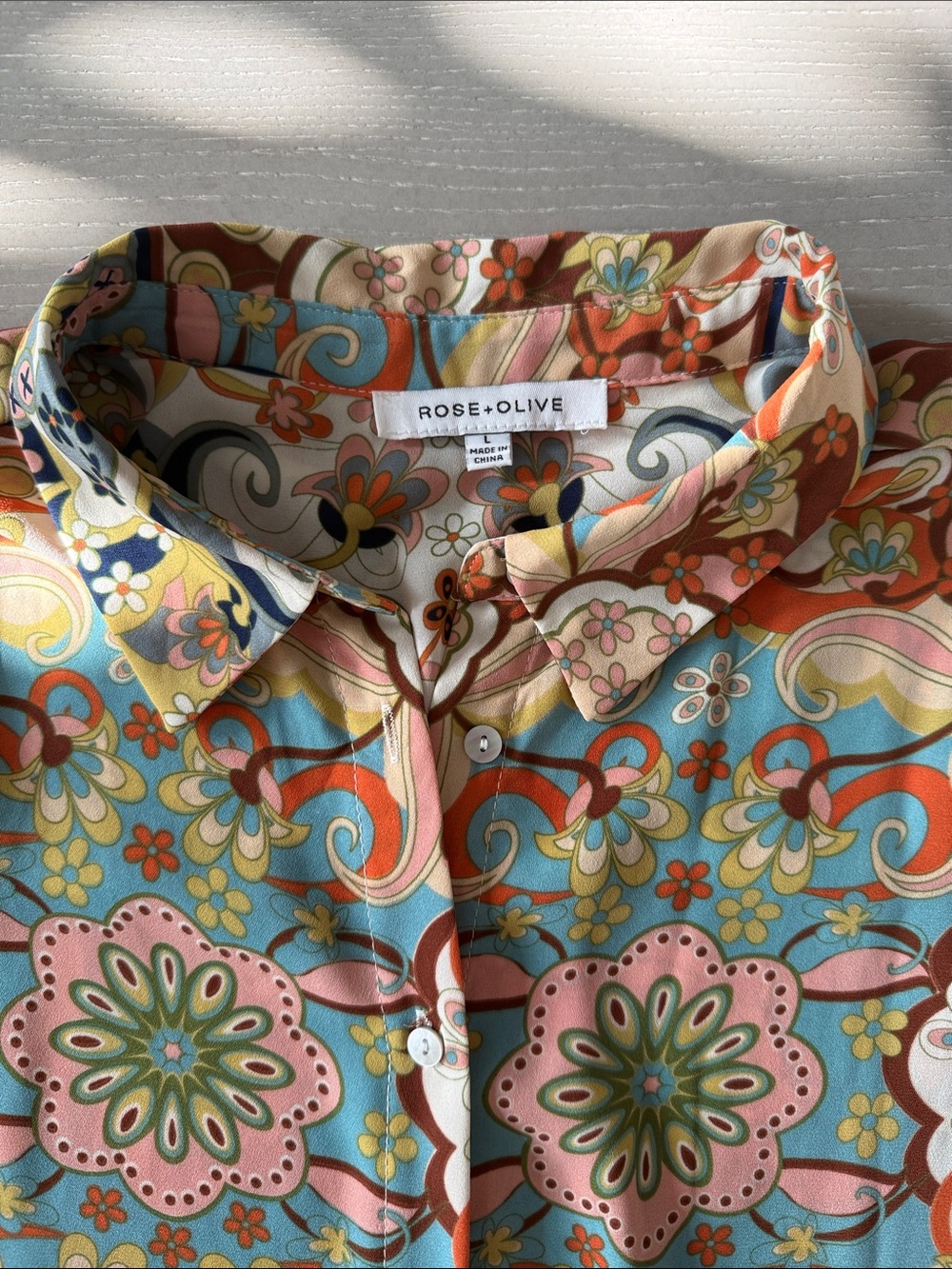 Rose & Olive Multi-Color Floral Print Button-Down Shirt, size L - Picture 3 of 5